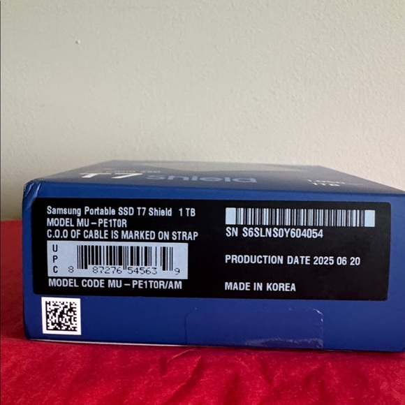 Samsung T7 Shield 1TB, USB 3.2, 2.5" External SSD - Blue (MU-PE1TOR) - Picture 3 of 9